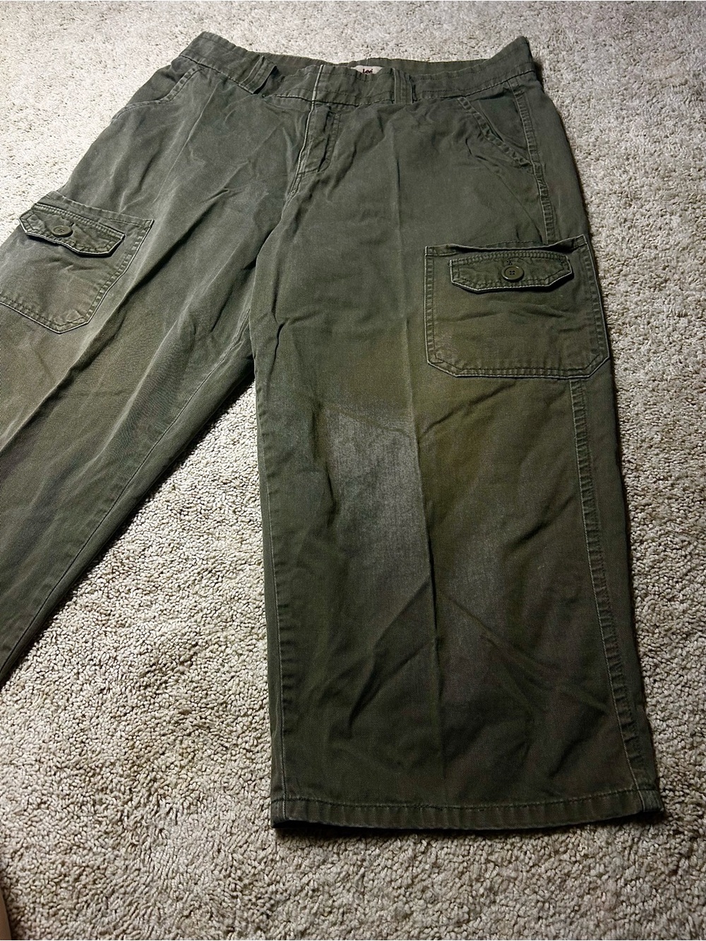 Lee Women’s Size 16M Olive Green Cargo Capri Pants Y2K Utility